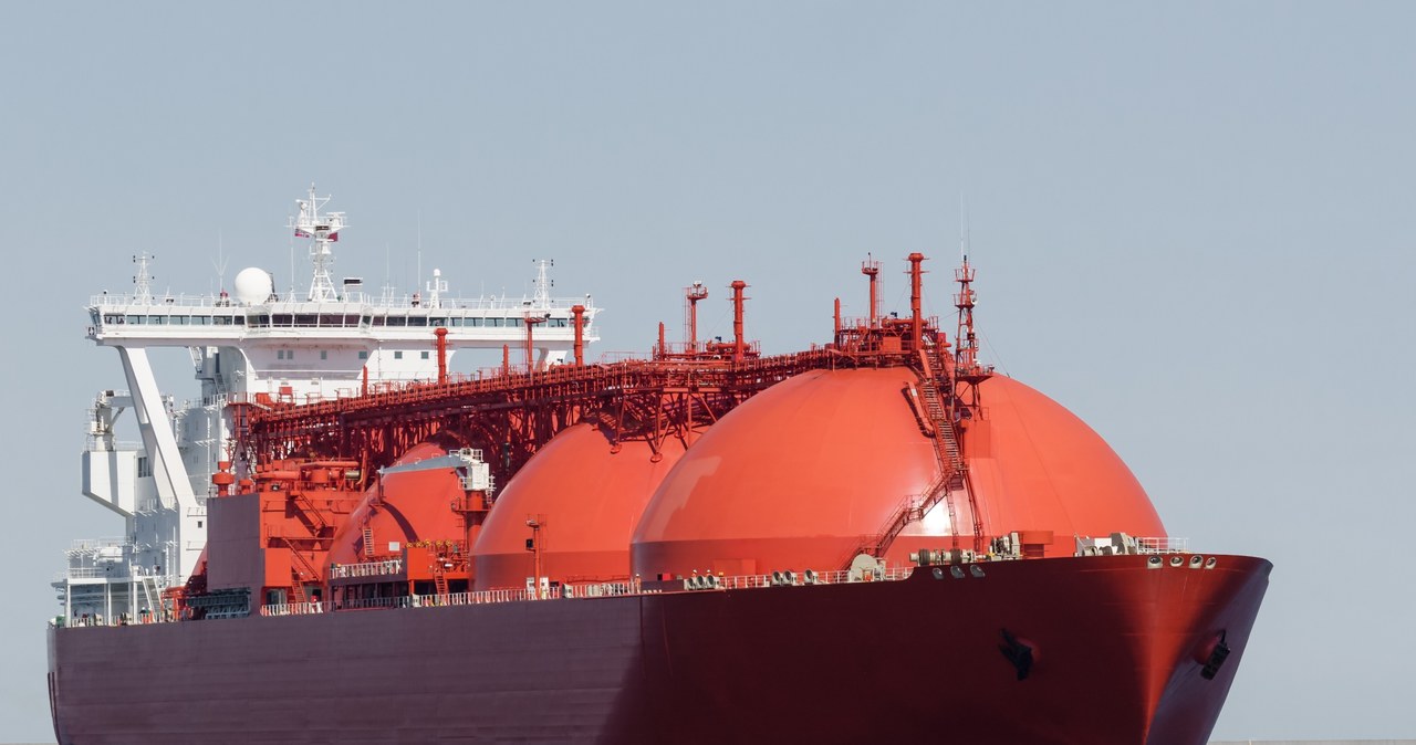 Ze względu na rosnący popyt na skroplony gaz istnieje groźba niedoboru tankowców LNG /123RF/PICSEL