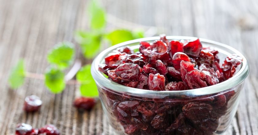 Ze względu na unikalną zawartość różnorodnych składników o naukowo udowodnionym działaniu zdrowotnym do superfood zalicza się produkty, takie jak: owoc granatu, żurawina czy awokado /123RF/PICSEL