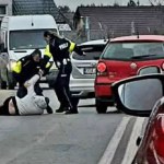 Zebrał 65 punktów i rozbił radiowóz, bo "spieszył się do pracy"