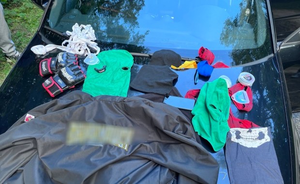 Zebrali się w lesie przy autostradzie. Miało dojść do bijatyki