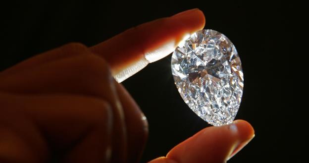 Żeby kupić diamenty nie trzeba być multimilionerem, a nawet milionerem /AFP