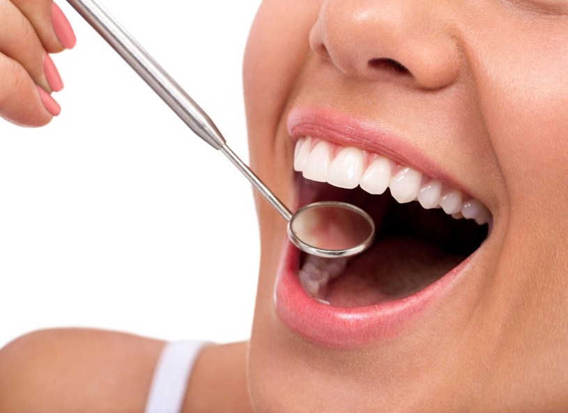 ​Zęby są nam niezbędne do gryzienia pokarmów i prawidłowej wymowy /Picsel /123RF/PICSEL