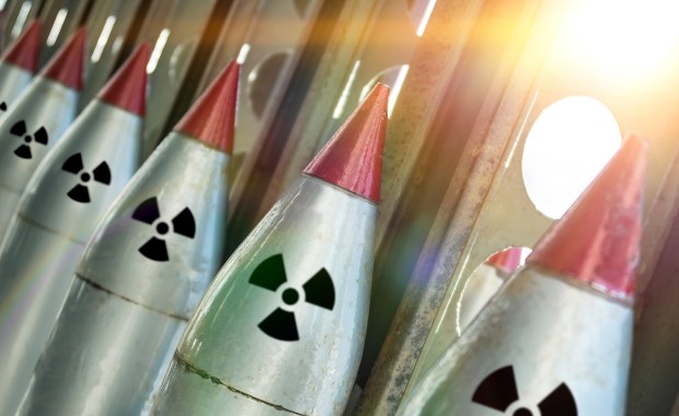 Zegar atomowy tyka coraz szybciej. Rosja "nie czuje się zobowiązana"
