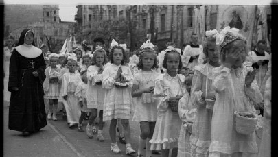 Zegarek, rower, koperta i komórka, czyli prezenty komunijne kiedyś i dziś