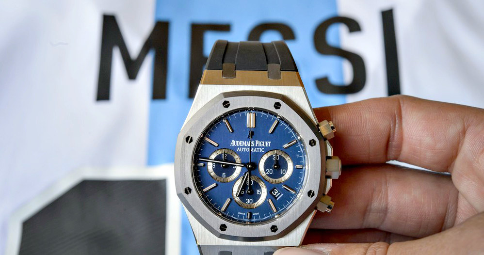 Zegarek z numerem 10 został sprzedany za ponad 65 tys. euro /East News