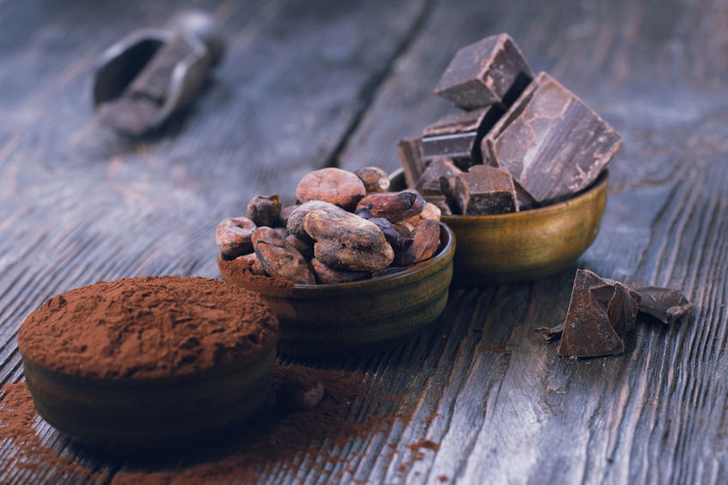 Żelazo znajdziemy w kakao i ciemnej czekoladzie /123RF/PICSEL