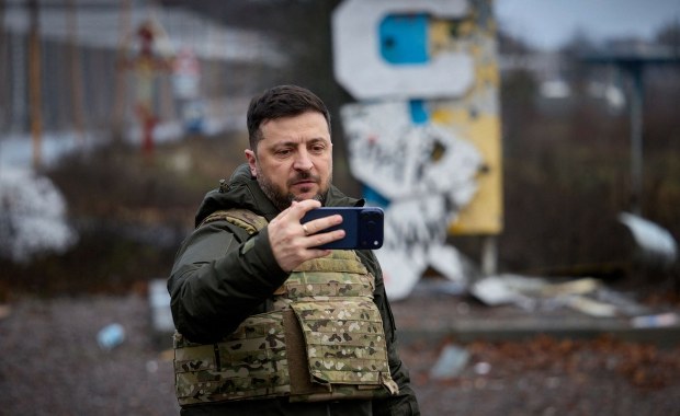 Zełenski 1,3 km od pozycji rosyjskich i 500 metrów od szarej strefy