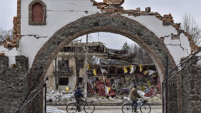 Zełenski mówi, że Rosjanie palili "całe rodziny". Miedwiediew objęty sankcjami USA [RELACJA 06.04.2022] 