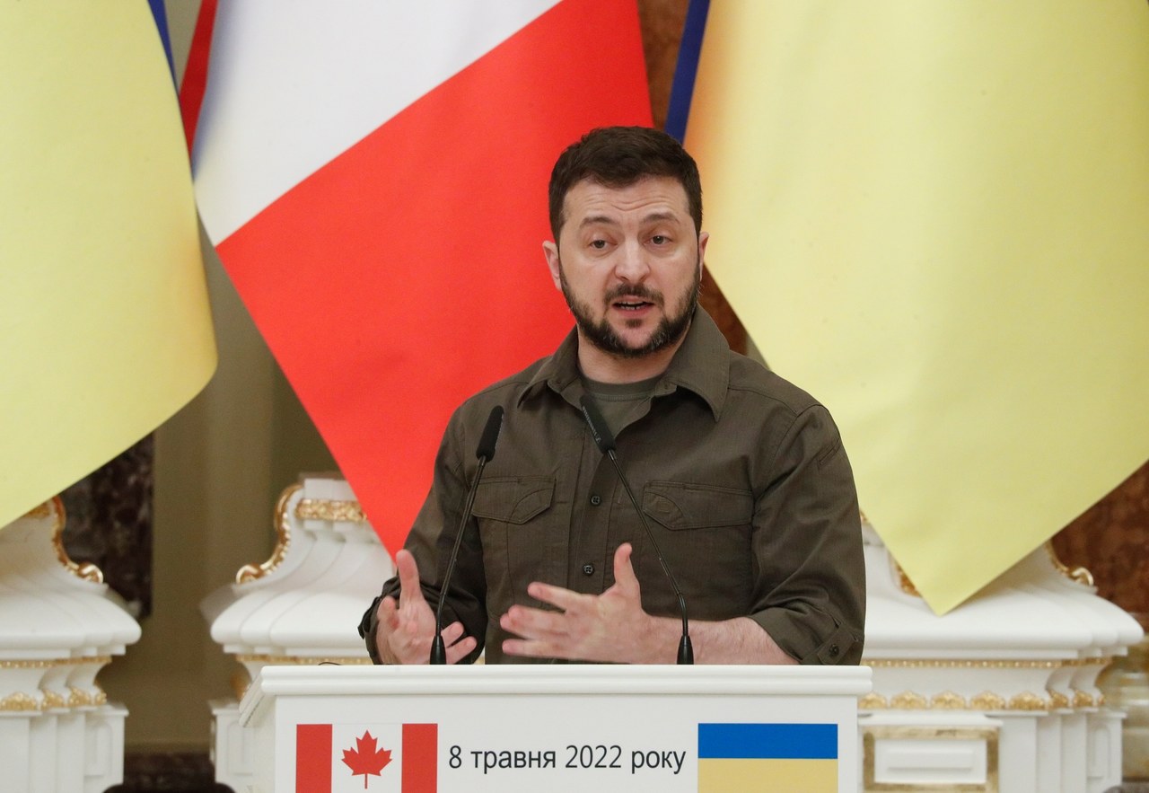 Zełenski: Odblokowanie Mariupola drogą wojskową jest dzisiaj niemożliwe