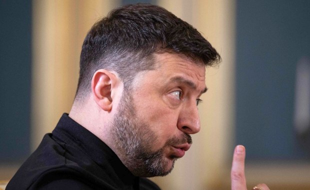 Zełenski ostrzega świat. "Bawią się Trumpem i całą resztą"