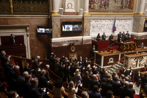 Zełenski przed francuskim parlamentem: Wasze firmy muszą opuścić Rosję
