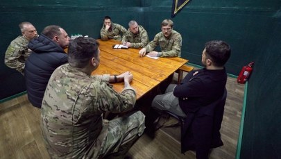 Zełenski przy linii frontu. Żołnierze HUR przebijają się w rejonie Pokrowska