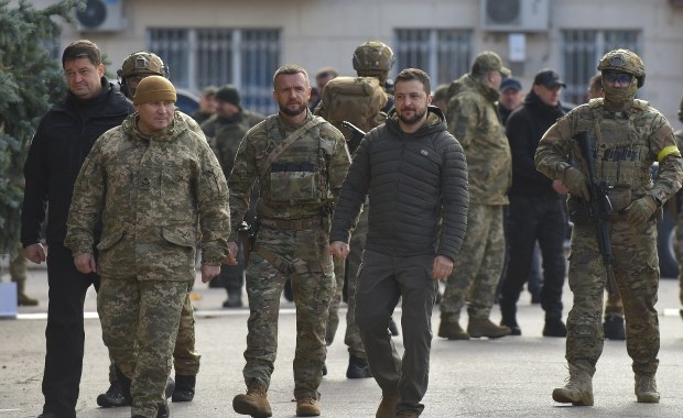 Zełenski przybył do Chersonia. Podziękował za HIMARS-y