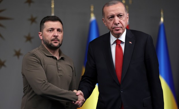 Zełenski przybył do Turcji na spotkanie z Erdoganem [ZAPIS RELACJI]