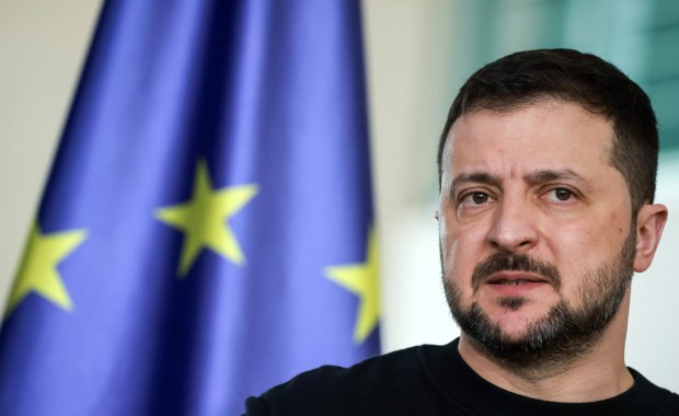 Zełenski spotkał się z Scholzem i Macronem. Podpisano umowy o bezpieczeństwie [ZAPIS RELACJI]