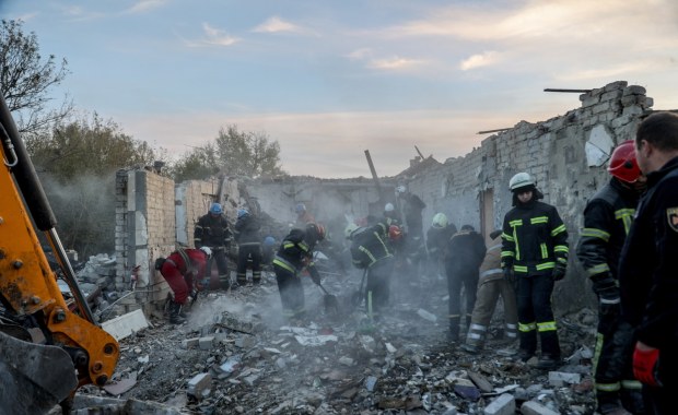 Zełenski: Tej zimy Rosja znów będzie próbować zniszczyć naszą infrastrukturę energetyczną [RELACJA]