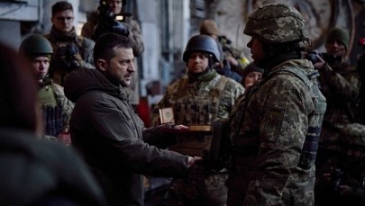 Zełenski znów szokuje. Odwiedził Bachmut na linii frontu
