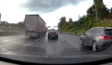 Zepchnął ciężarówką z autostrady małą Skodę i odjechał. Szuka go policja