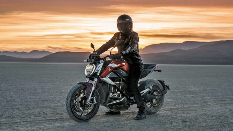 Zero SR/F, czyli elektryczny motocykl z zasięgiem ponad 250 kilometrów /Geekweek