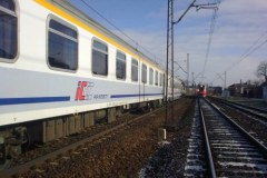 Zerwana trakcja uszkodziła pociąg