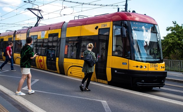 Zerwana trakcja w Warszawie. Utrudnienia w kursowaniu tramwajów