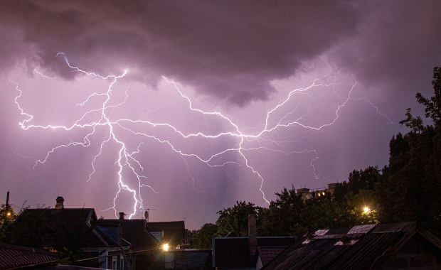 Zerwane dachy, ponad sto interwencji. Tam burze uderzyły najmocniej