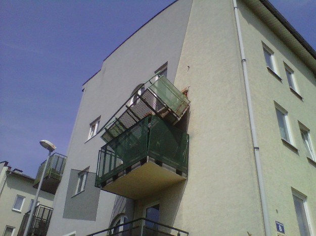 Zerwany balkon /Maciej Grzyb /RMF FM
