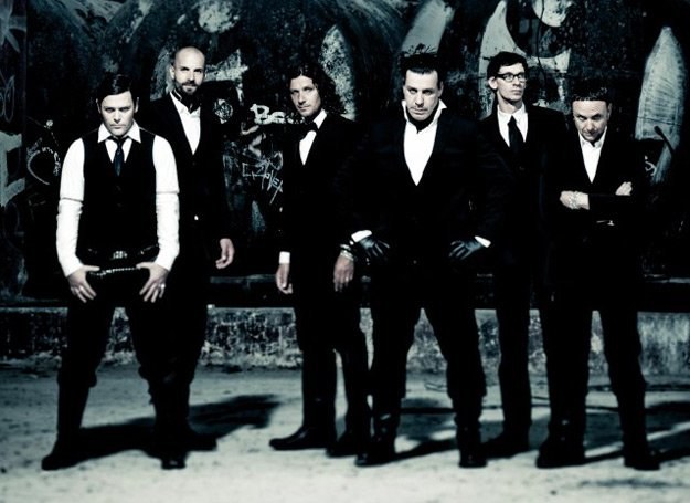 Zespół Rammstein słynie ze swoich teledysków /Universal Music Polska