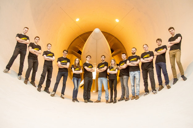 Zespół studentów-projektantów kapsuły Hyperloop / inf. prasowa /&nbsp