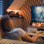 Zestaw kinomana – jak przygotować się na festiwal filmowy online?