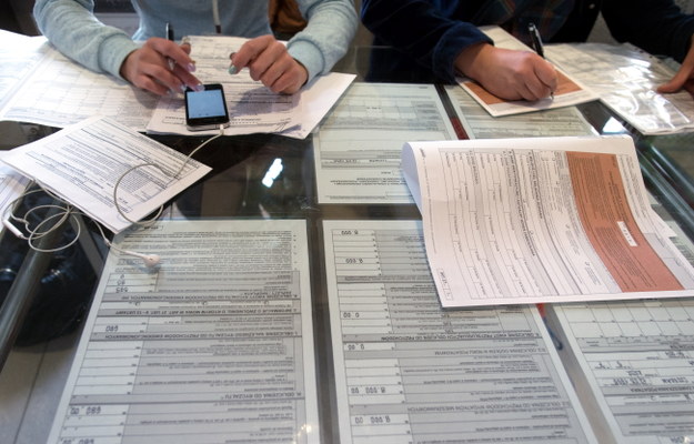Zeznania podatkowe w formie tradycyjnej i elektronicznej można było składać do końca kwietnia /PAP/Grzegorz Michałowski /PAP