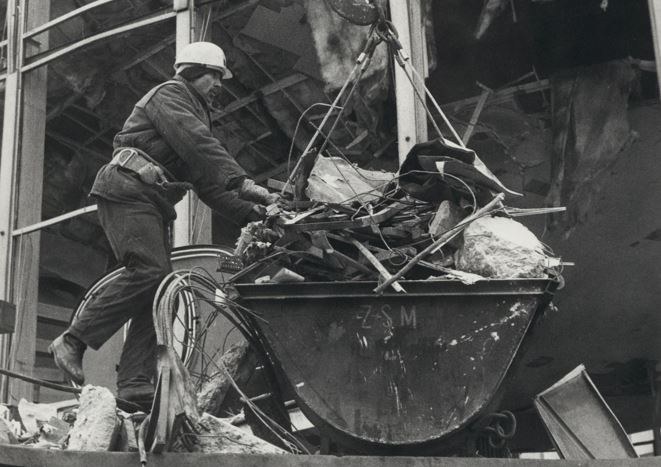 Zgliszcza Rotundy PKO w Warszawie /Archiwum Akt Nowych /