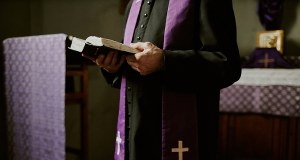 Zgony, orgie, pedofilia. Jest raport ws. diecezji sosnowieckiej