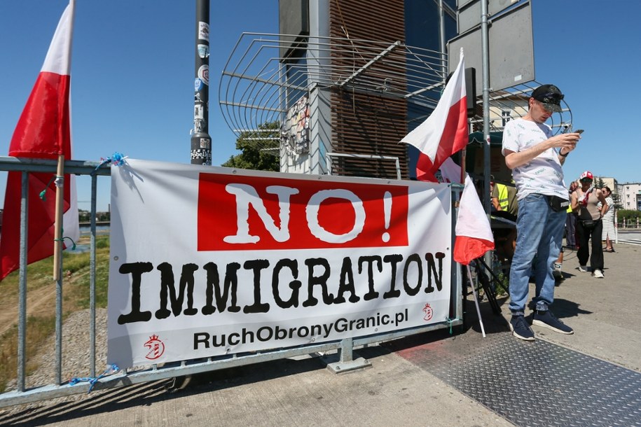 Zgromadzenie z udziałem posłów Prawa i Sprawiedliwości przy moście na granicy polsko-niemieckiej w Słubicach pod hasłem „Obrony Polskich Granic”, 02.07.2025 /	PAP/Lech Muszyński /PAP