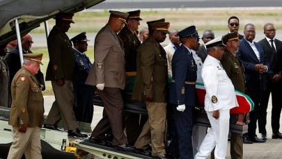 Zgrzyty nad trumną Mandeli. Jutro pogrzeb 