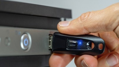 Zgubił pendrive'a z danymi ponad 4000 osób. Sanepid ukarany po wpadce pracownika