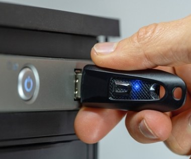 Zgubił pendrive'a z danymi ponad 4000 osób. Sanepid ukarany po wpadce pracownika