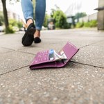 Zgubiona karta: Co robić, żeby nie stracić pieniędzy? Zapamiętaj ten numer