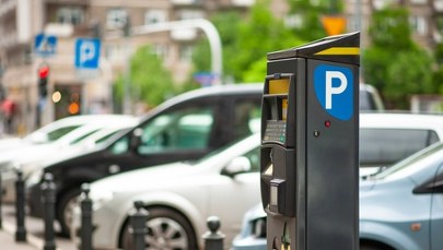 Zhakowali system płatnego parkowania. Oszukali setki osób