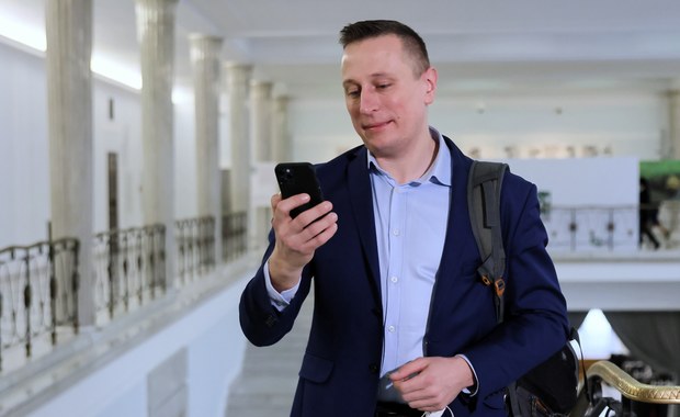 Zhakowany telefon Brejzy. Co z postępowaniem? 