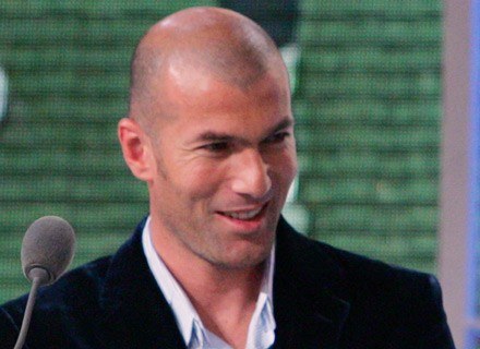 Zidane wcześnie zaczął łysieć, ale mu to nie przeszkadza /AFP