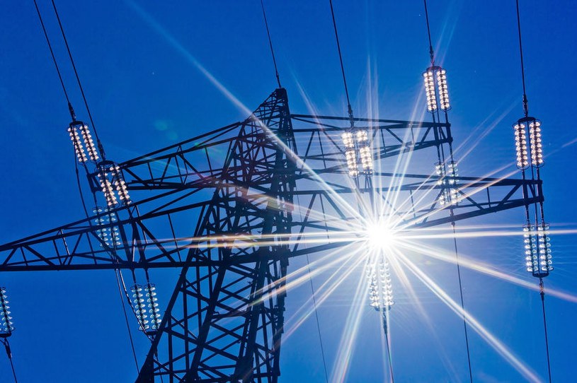 Zielona energia kontra sieć. Nadmiar OZE wywołuje nieoczekiwane problemy