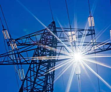 Zielona energia kontra sieć. Nadmiar OZE wywołuje nieoczekiwane problemy