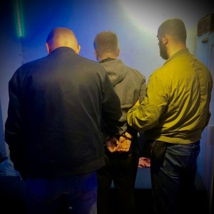 Zielona Góra: Policja zatrzymała podejrzanego o dewastację przydrożnego krzyża