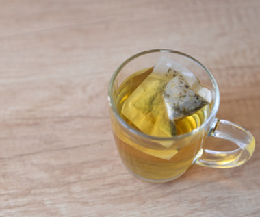 Zielona herbata: Dlaczego warto pić ją przed snem?