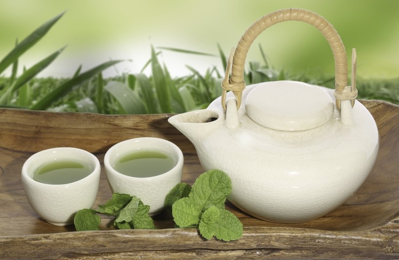 Zielona herbata może zmniejszyć płodność /123RF/PICSEL