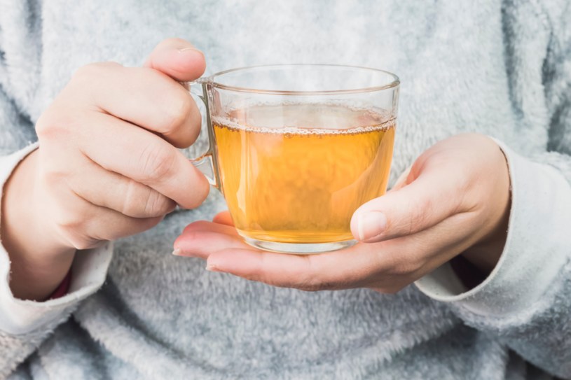 Zielona herbata to zdrowy wybór. Z czym lepiej jej nie łączyć? Sprawdzamy /123RF/PICSEL