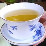 Zielona herbata zapobiega paradontozie
