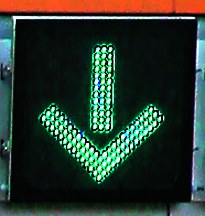 Zieloną strzałką oznaczone są bramki autostradowe, z których można korzystać. /Motor