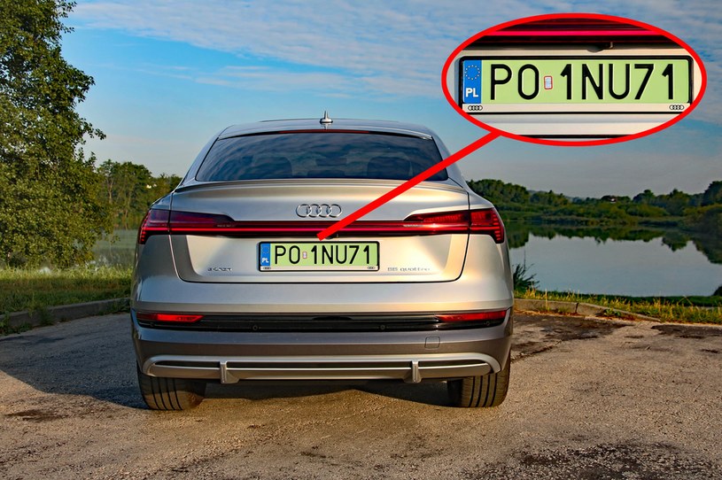 Zielone tablice rejestracyjne w Polsce pojawiły się dwa lata temu. Mimo to niektórzy kierowcy wciąż niewiele o nich wiedzą /INTERIA.PL